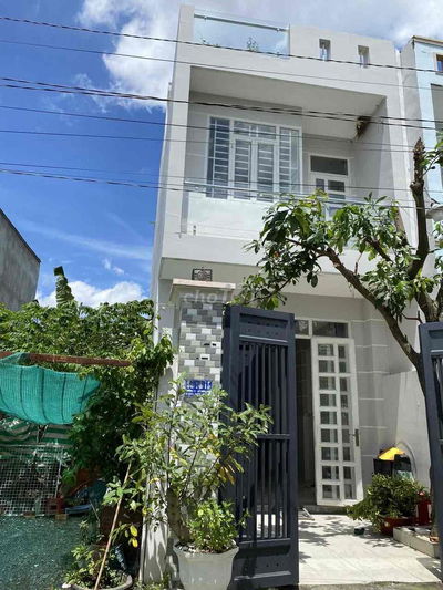 BÁN NHÀ 3 TẦNG ĐƯỜNG 27 SÁT VIN Q9 - GIÁ RẺ SỐC - HẺM THÔNG XE HƠI.