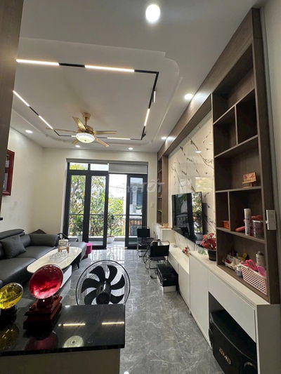 NHÀ 3 TẦNG + SÂN THƯỢNG ĐƯỜNG 6 LONG BÌNH 5,8 TỶ