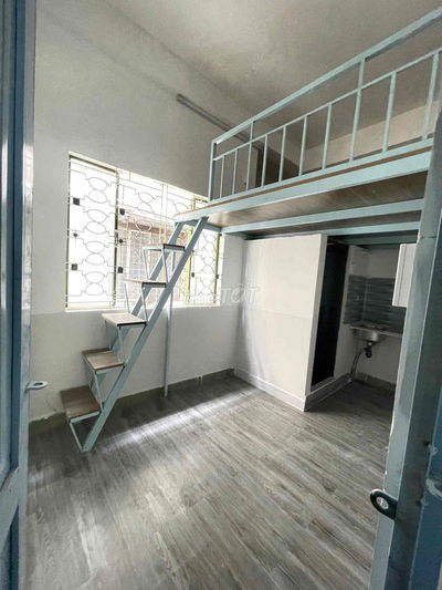 Phòng cửa sổ trời đường Bạch Đằng ngay trường Đại Học Gia Định P.3