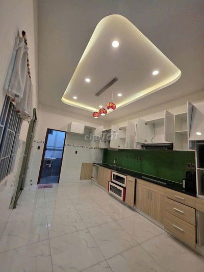 Cho Thuê Nhà Đường Nguyễn Hồng Đào, Tân Bình ( 2 Lầu, 3PN, 4WC, Bếp )