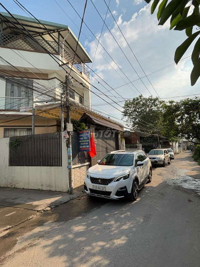 BÁN ĐẤT TẶNG NHÀ 4 CÒN Ở TỐT- NGANG HƠN 5M-chỉ nhĩnh 3ty