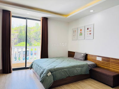CHO THUÊ CĂN HỘ STUDIO MỚI FULL NỘI THẤT CÓ BAN CÔNG GIÁ 5 TRIỆU/THÁNG