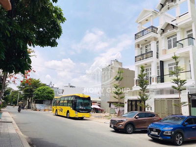 NHÀ 3 LẦU 4PN 5WC, SÂN ĐẬU OTO, SÁT BÊN VẠN PHÚC CITY, THỦ ĐỨC