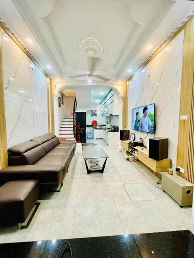 Bán nhà 5 tầng mới xây, đầy đủ nội thất Đường Láng hạ.