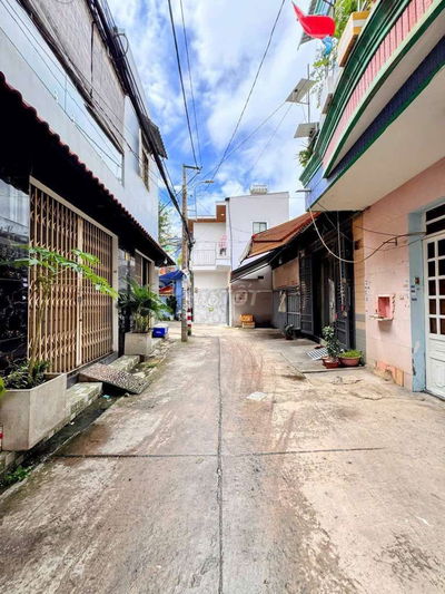 BÁN NHÀ KỀ BÊN TÊN LỬA – TỈNH LỘ 10 – GIÁP QUẬN 6, 30M2 GIÁ CÓ 2,9 TỶ