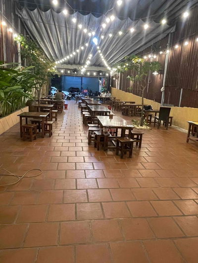 Sang nhượng mặt bằng kinh doanh diện tích trên 200m2. mặt tiền 7m