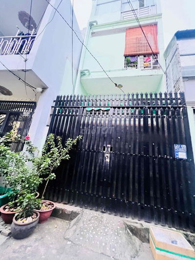 3,5 Tỷ nhà 42m2, 2 Tầng, 2 Pn, Cách Mặt Tiền HTP 60m