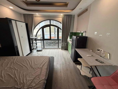 CĂN HỘ BAN CÔNG SIÊU THOÁNG NẰM NGAY NGÃ TƯ HÀNG XANH, ĐH UEF, HUTECH