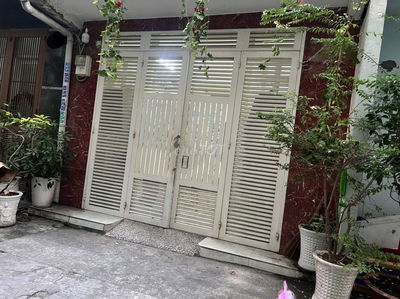 Chủ Định cư Mỹ, Cho Thuê Nguyên Căn, 1 Trệt 1 Lầu, Ngay Hoàng Sa Q 1