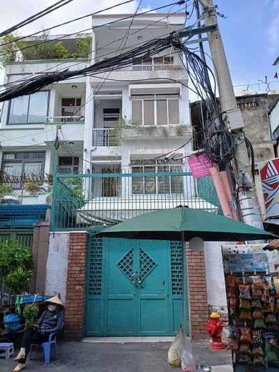 NHÀ MT TRẦN HỮU TRANG, Q P N