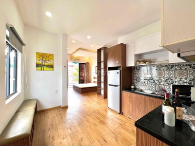 Cho Thê Căn Hộ Bancol Máy Giặt Riêng Luxury Rộng 40m2 Ngay Chợ Bàn Cờ