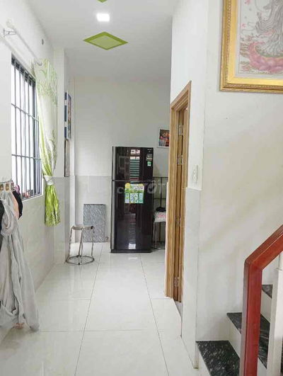 NHÀ ĐẸP LÔ GÓC , 2 TẦNG - GẦN MẶT TIỀN ĐƯỞNG - 2,1 T..y