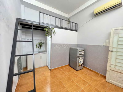 Thuê Phòng Trọ Duplex Giá Rẻ Ngay Bùi Đình Túy Gần Ngã Tư Hàng Xanh
