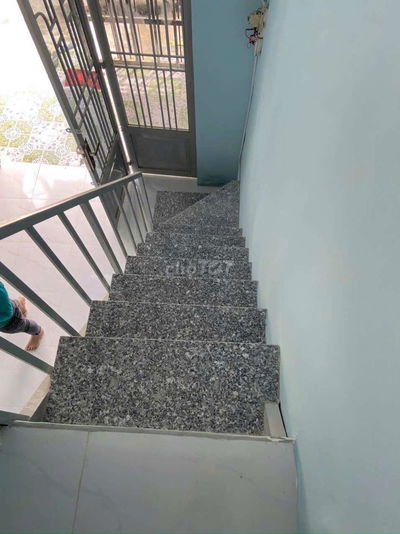 Cho thuê nhà nguyên căn Mt đường buôn  bán   nhỏ lẻ