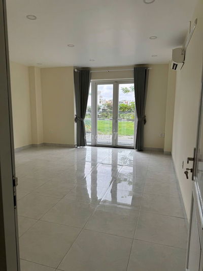 Nhà Phố Nguyên Căn 100m2, 4PN mặt tiền đường Liên Phường Quận 9