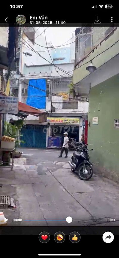Bán nhà khu chợ gần trường học hẻm xe hơi thông tứ phía