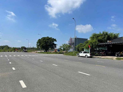 3000m2. Đất Quận 2. Đã có Gpxd xây kho theo nhu cầu. Mặt tiền kd tự do