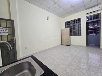 PHÒNG TRỌ BAN CÔNG, MÁY LẠNH MỚI XÂY NGAY CHỢ ÔNG MƯỜI