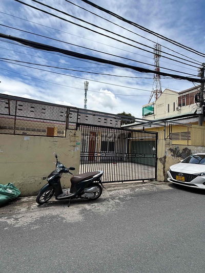 Cần cho thuê MT làm kho hay xưởng sát mặt tiền đường Phạm Văn Đồng