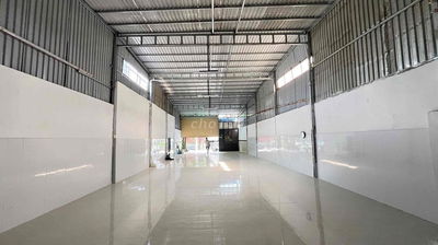 CHO THUÊ XƯỞNG 200m2 NHỊ BÌNH HÓC MÔN