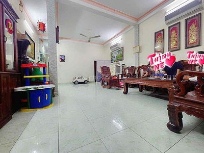 🍀Nhà MẶT TIỀN 220m2( 10 x 22)3 tầng MTKD Sát Sân Bay chính chủ 27 năm