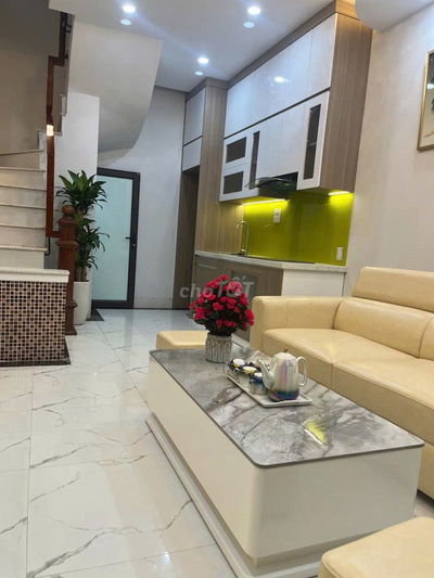 Hiếm ! nhà đẹp Nguyễn Trãi 28m2, 4 tầng, giá 5 tỷ, mới đẹp, gần phố