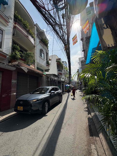 CÁCH KHU VVIP 1KM - GIÁ KHU BÌNH DÂN - HẺM XE HƠI - 50M2