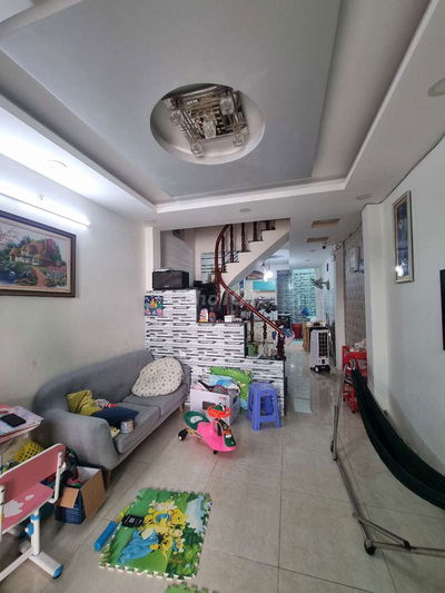 Cho thuê nhà riêng Tân Bình, kế Trường Chinh, với 100m2 sd chỉ 9tr