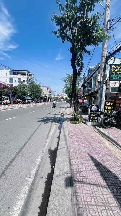 Bán nhà mặt tiền thục Huỳnh tấn phát - 70m2 = 4.4*16 2 lầu giá 3xtoi