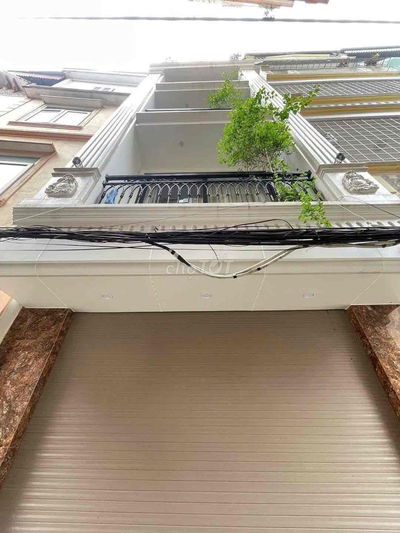 Phố Trung Kính 34m2 x 5T, nhà đẹp ở ngay, ngõ rộng, giá 8.35 tỷ.