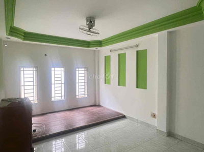 NGAY CHỢ PHÚ NHUẬN - 4 TẦNG BTCT - VUÔNG VỨC - NỞ HẬU - DT 40M2 - 7.3