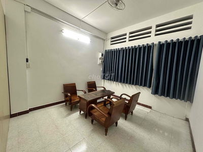 Mình cho thuê Căn hộ Chung cư 2 phòng ngủ, lầu 1, chung cư Miếu Nổi,