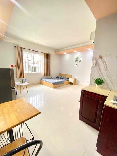SIÊU PHẨM PHÒNG CỬA SỔ TO ĐẦY ĐỦ NỘI THẤT CÁCH ĐH BÁCH KHOA 500m