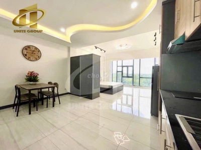 Căn hộ dịch vụ Studio rộng, cửa sổ trời to thoáng Q7,gần Cresscentmall