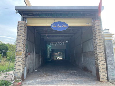 Bán nhà C4 222m2 mặt tiền giá chỉ 18tr/m2, P. Định Hòa, Bình Dương