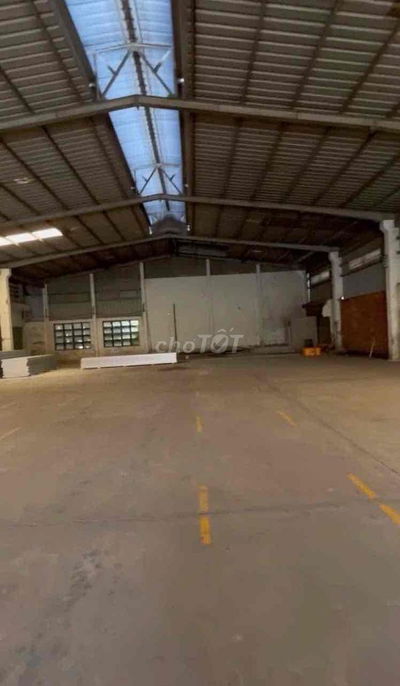 Cho thuê kho Âu Cơ ngang 12 dtsd 480m2