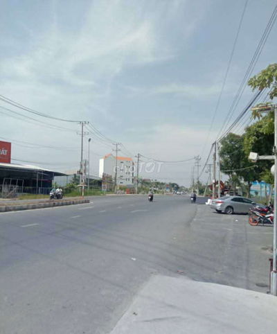 ĐẤT THỔ CƯ  6X31 KINH DOANH TỐT ĐƯỜNG XE HƠI THÔNG. THỊ TRẤN CẦN ĐƯỚC