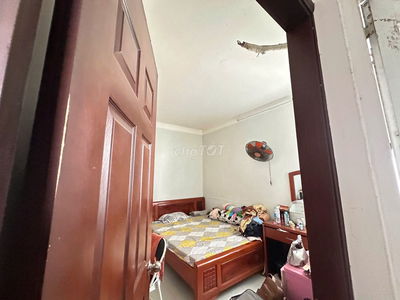 Chính chủ bán căn hộ hai phòng ngủ 63 m2 chung cư Quang Thái- Tân Phú