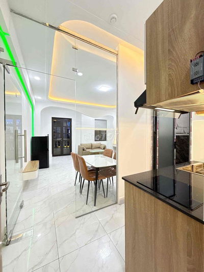 CĂN STUDIO FULL NỘI THẤT CÓ BAN CÔNG THIẾT KẾ SANG TRỌNG