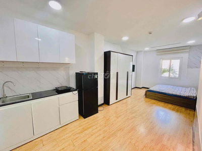 Căn hộ Studio cửa sổ ngay Lê Văn Sỹ, Phú Nhuận gần sân bay; Q1,3,10