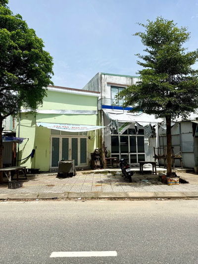 Nhà mặt tiền Hoàng Thị Loan