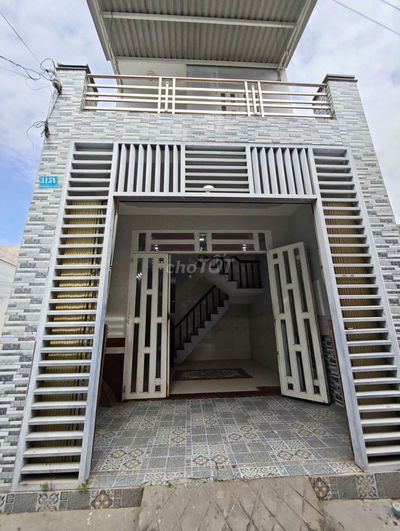 Nhà 5,5 triệu 3 phòng ngủ gần cầu Bà Bộ ô tô tới nhà