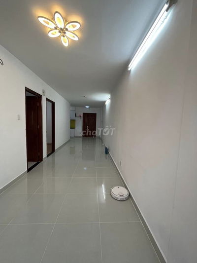 Cho thuê nhà trống 8x plus có máy lạnh 2pn2wc