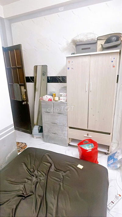 Phòng máy lạnh  full nội thất lầu 2 gần Cao Thắng, Quận 3 Tolet Riêng