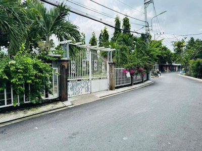 hàng ngộp hẻm xe hơi Dt:120m2=10*12 giá : 1ty380