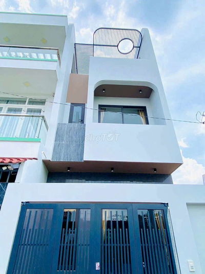 Bán nhà 4PN , Hướng Nam _ Đường Hoàng Hữu Nam , Quận 9 _ DT : 63,7m