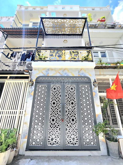 🔥🔥🔥 Nhà sổ hồng 2 lầu hẻm xe hơi.. kế bên huyện Nhà Bè 🔥🔥🔥