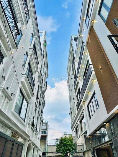 CHO THUÊ NHÀ FULL NỘI THẤT CAO CẤP XE HƠI 7 CHỖ ĐẬU TRONG NHÀ