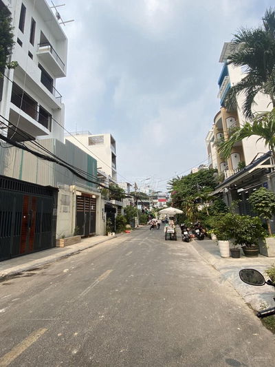 Cần bán gấp nhà hẻm 256 Phan Huy Ích. DT: 4,5 x 14m, 3 tầng, hẻm 7m .