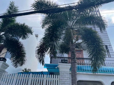 Biệt thự 12x20 trệt 3 lầu gần bệnh viện Q12 giá 13.9 tỷ đường xe tải